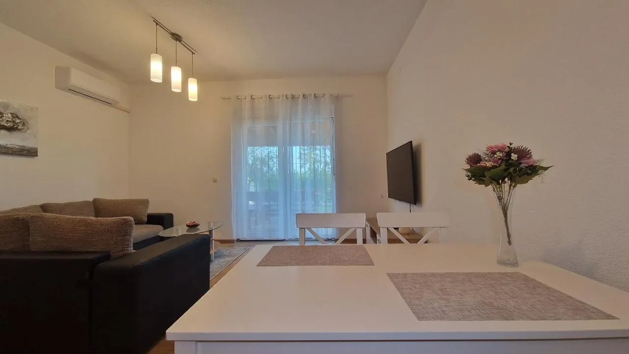 Apartments In Rijeka, Free Parking And Large Terrace, 15Min Drive From The Beach