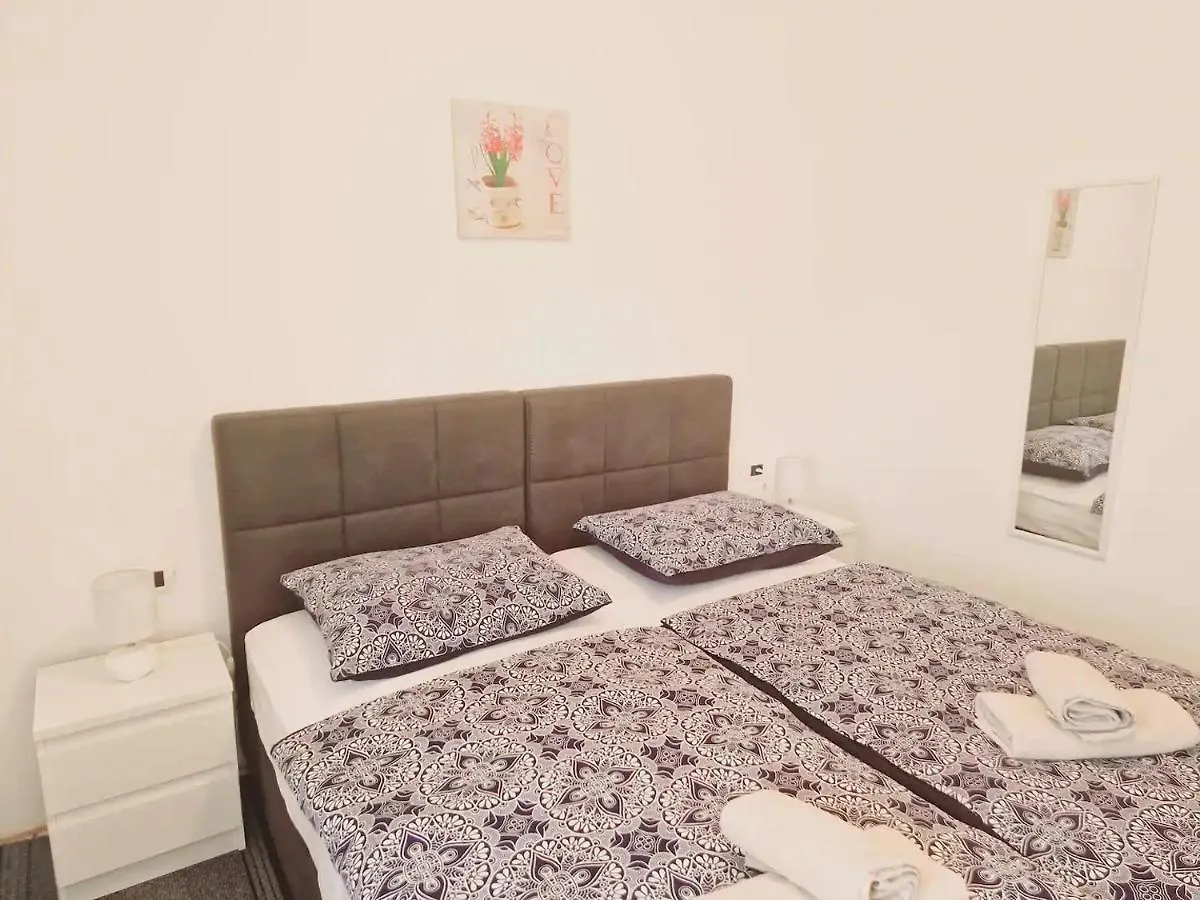 Apartments In Rijeka, Free Parking And Large Terrace, 15Min Drive From The Beach Croácia