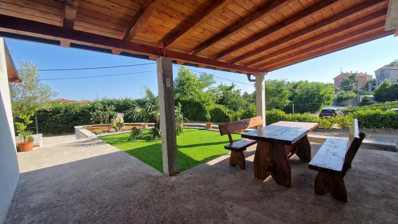 Apartments In Rijeka, Free Parking And Large Terrace, 15Min Drive From The Beach  Rijeka